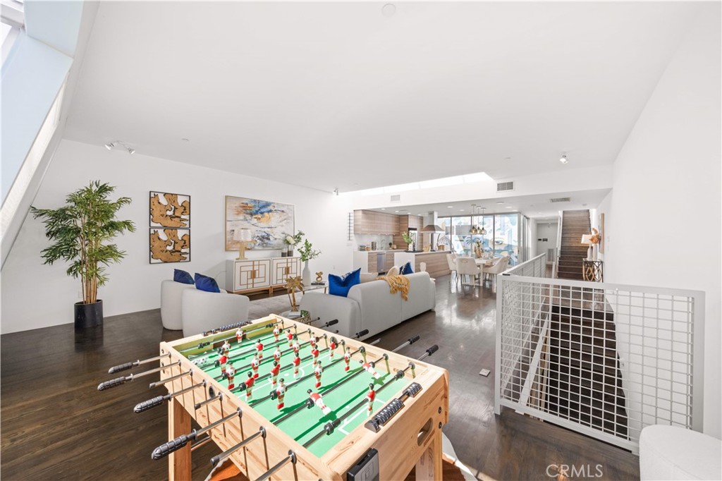 719 Venice Boulevard