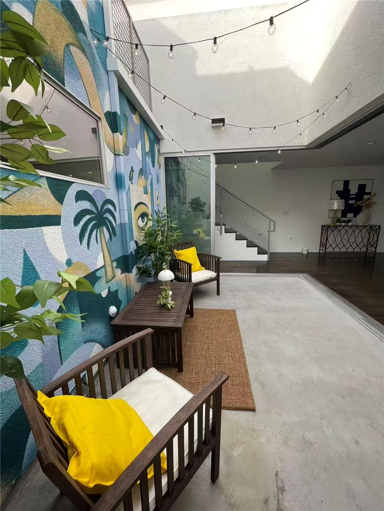 719 Venice Boulevard