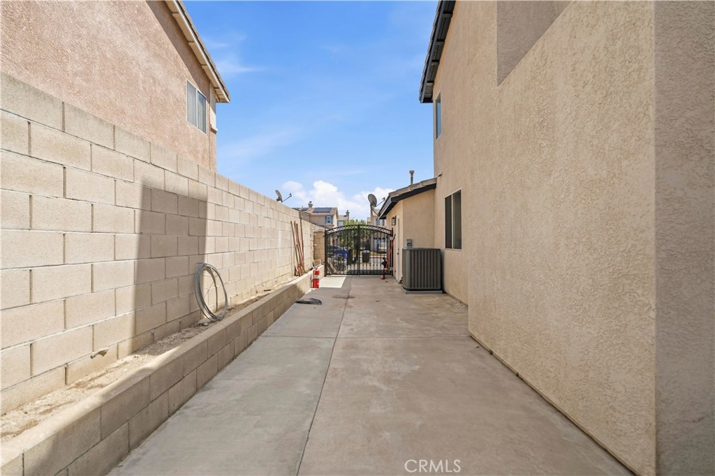 6672 W Logan Ave