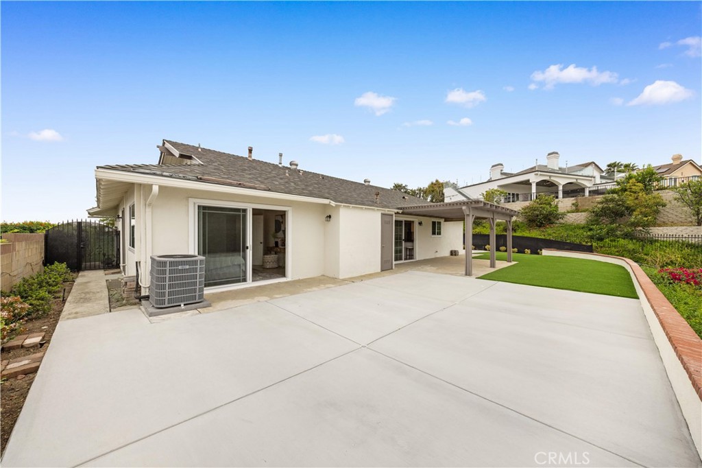 20105 Shadow Mountain