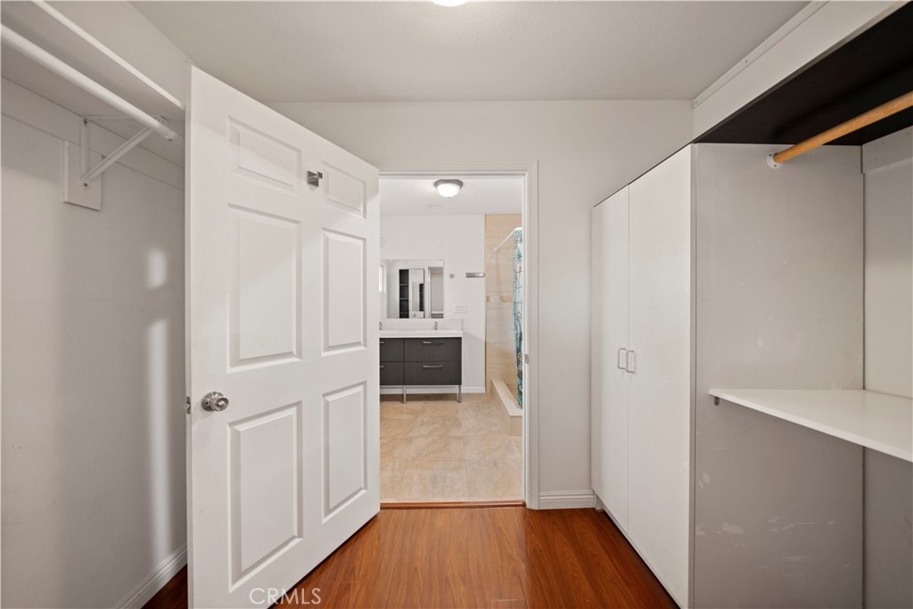 1454 Ameluxen Avenue