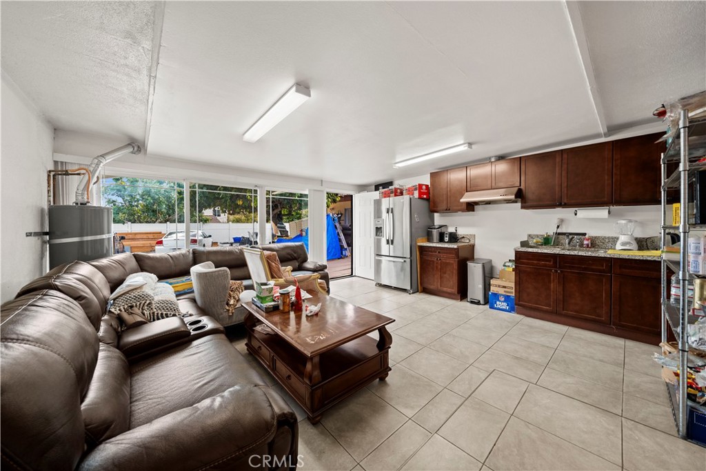 1454 Ameluxen Avenue