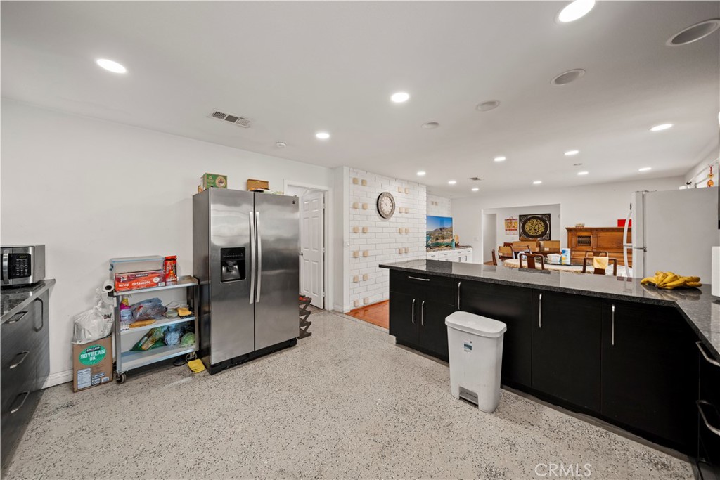 1454 Ameluxen Avenue