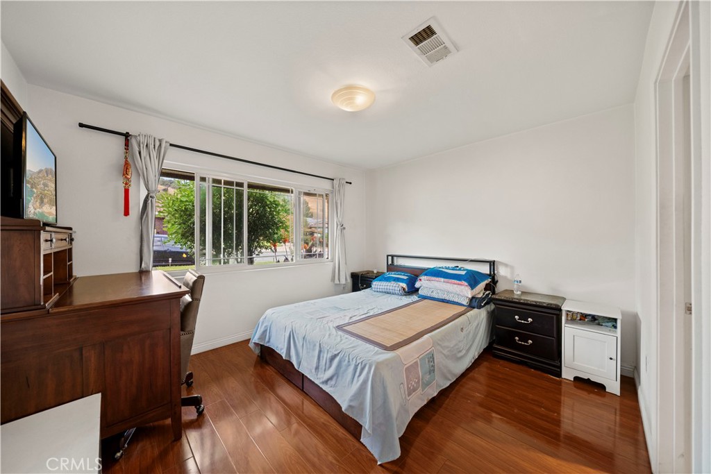 1454 Ameluxen Avenue