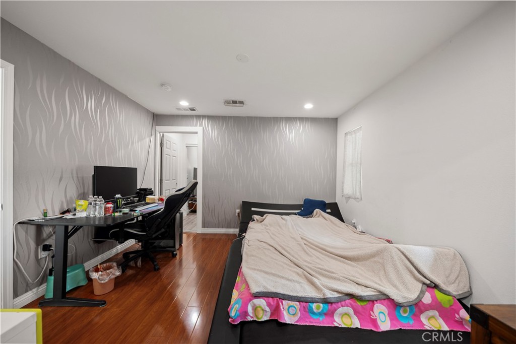 1454 Ameluxen Avenue