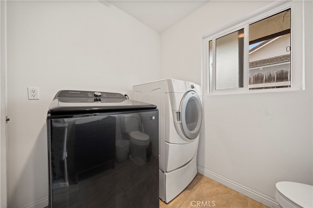 1454 Ameluxen Avenue