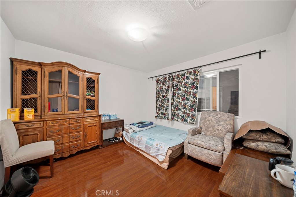 1454 Ameluxen Avenue