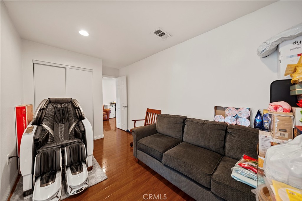 1454 Ameluxen Avenue