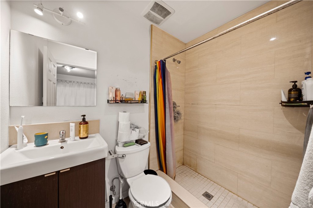 1454 Ameluxen Avenue