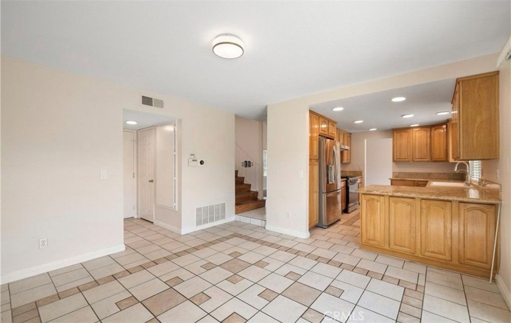 2631 S Cucamonga