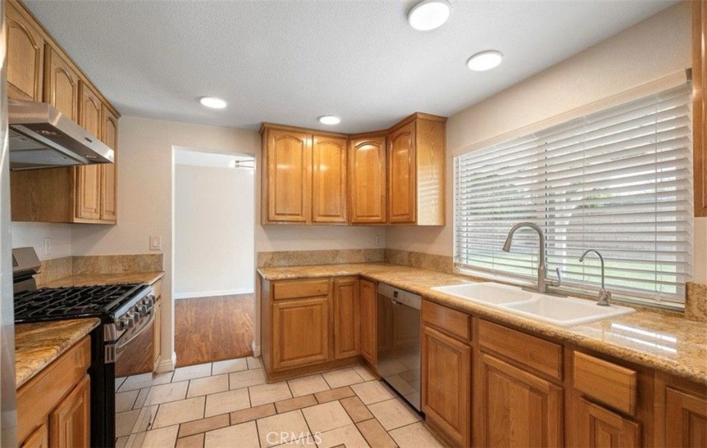 2631 S Cucamonga