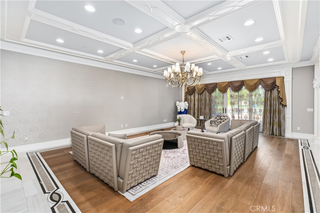 481 W Live Oak Avenue