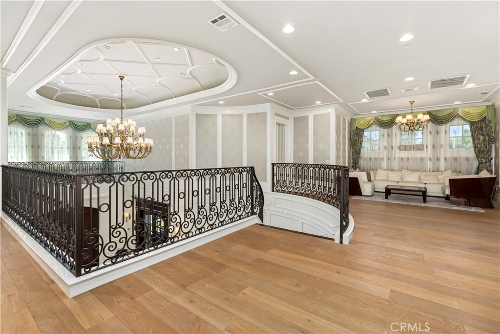 481 W Live Oak Avenue