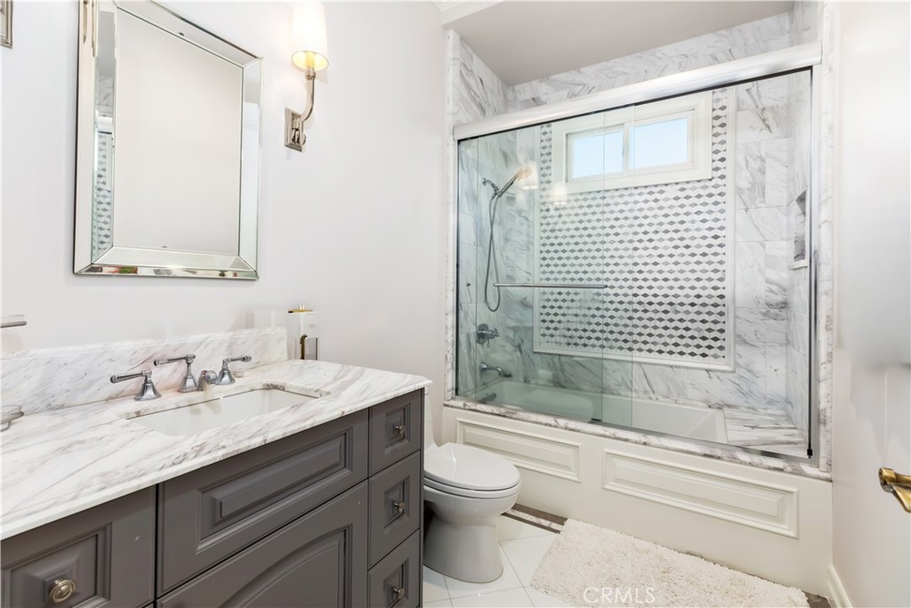481 W Live Oak Avenue