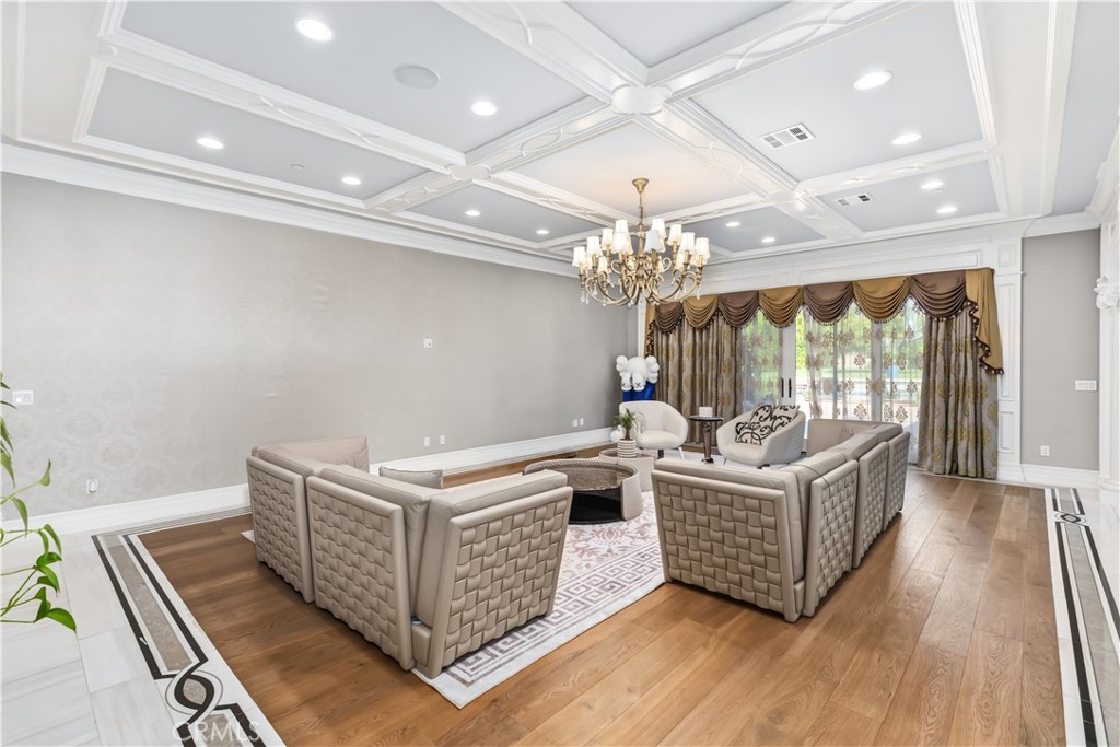 481 W Live Oak Avenue