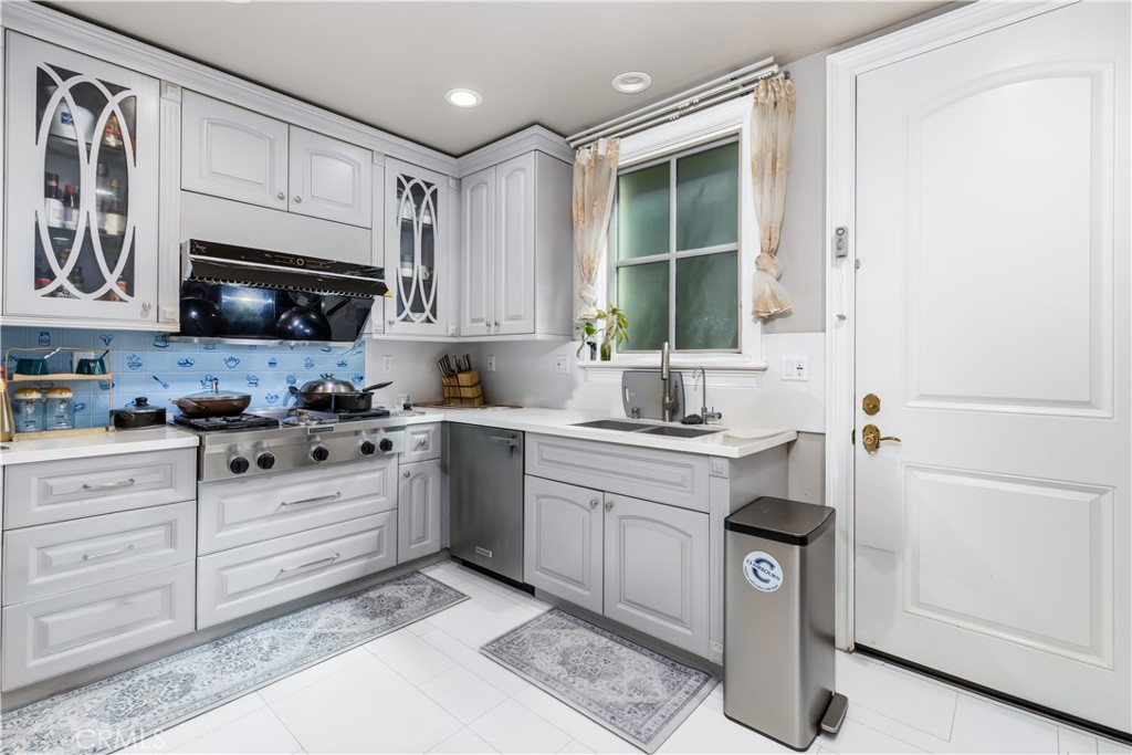481 W Live Oak Avenue
