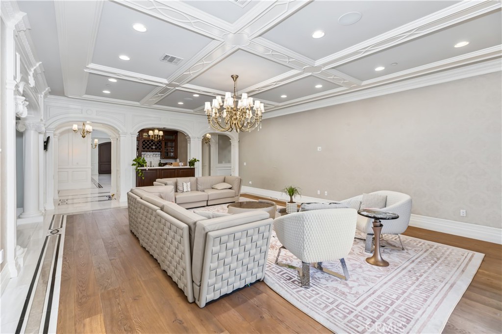 481 W Live Oak Avenue