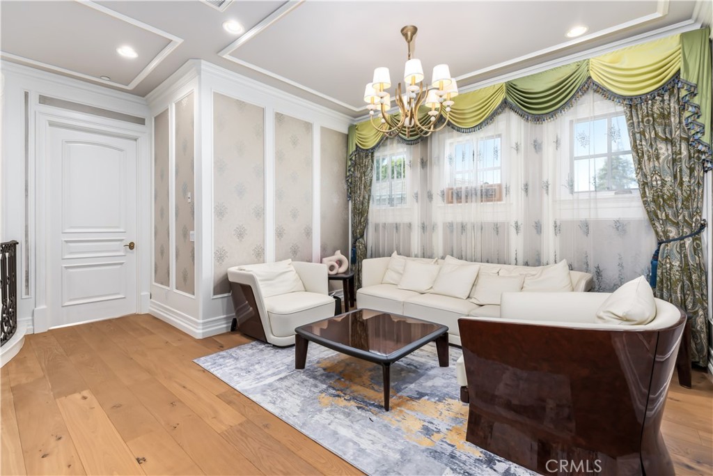 481 W Live Oak Avenue