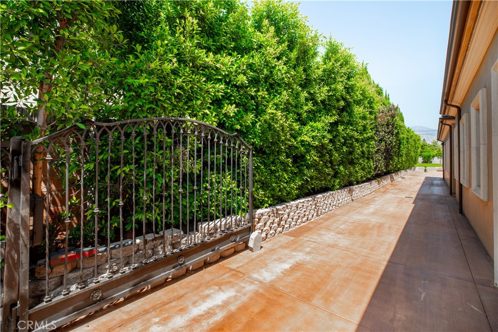 481 W Live Oak Avenue