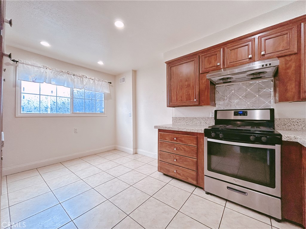 942 Barbara Ln