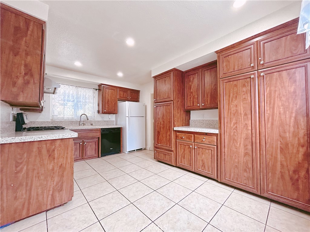 942 Barbara Ln