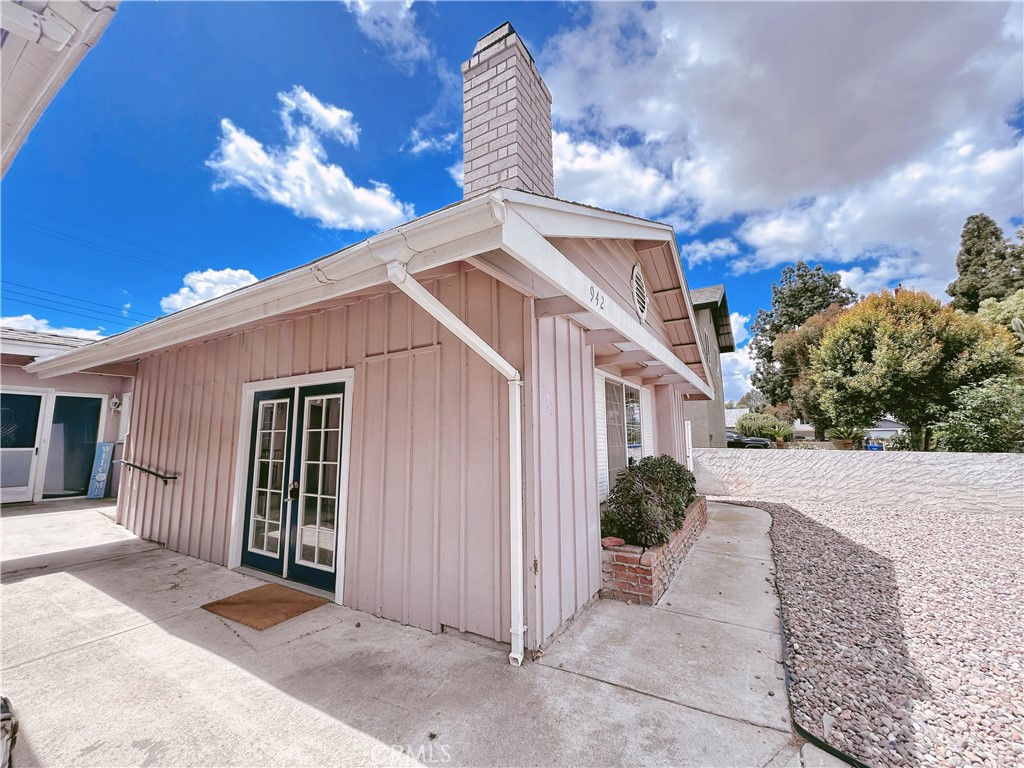 942 Barbara Ln