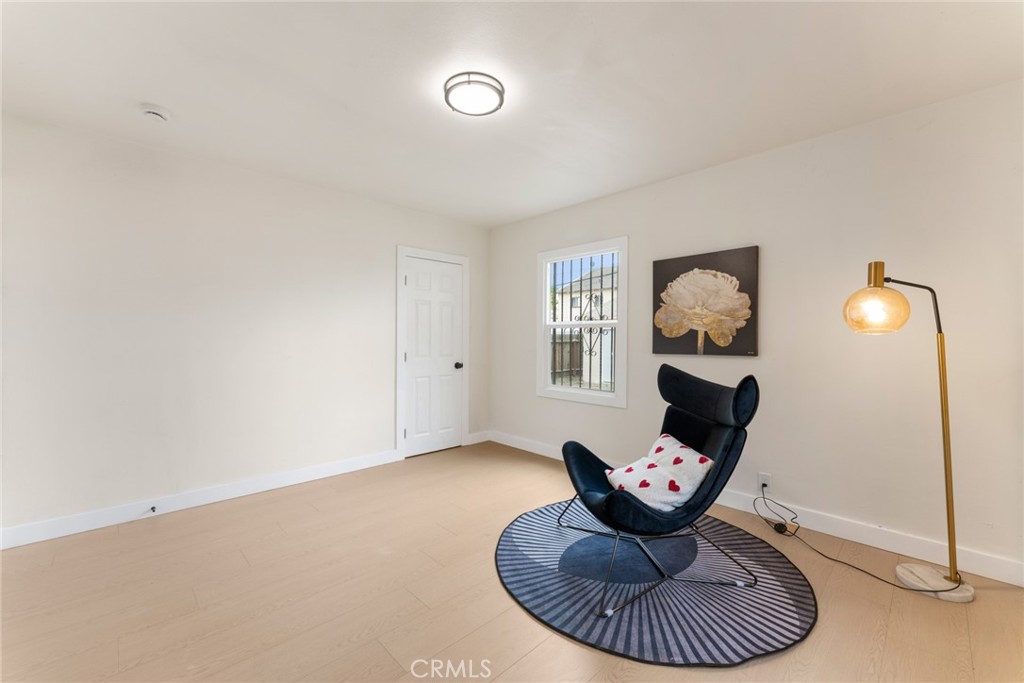940 W 73rd