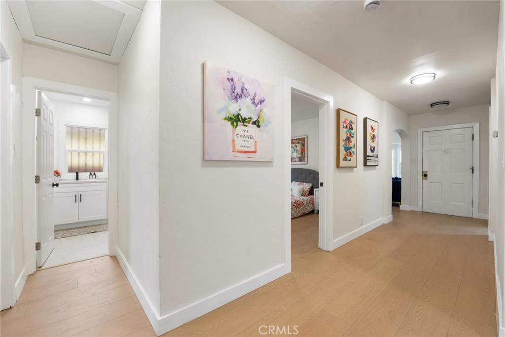 940 W 73rd