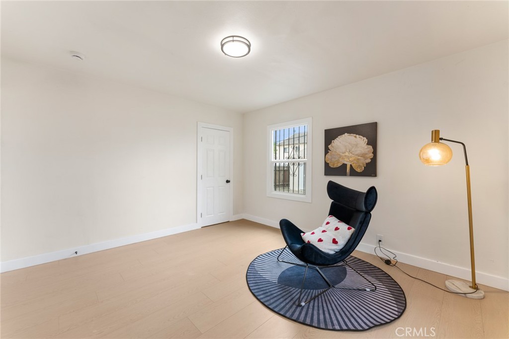 940 W 73rd