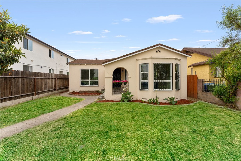 940 W 73rd
