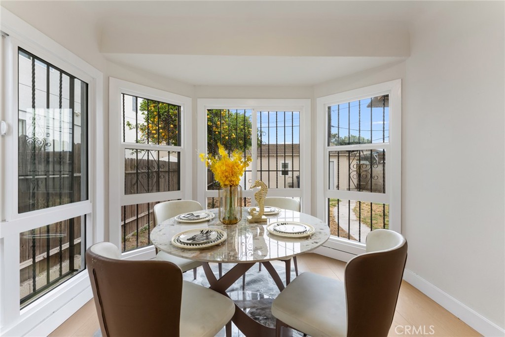 940 W 73rd