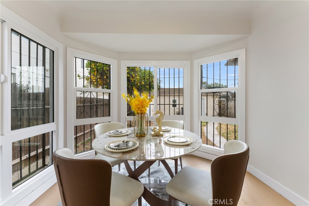 940 W 73rd