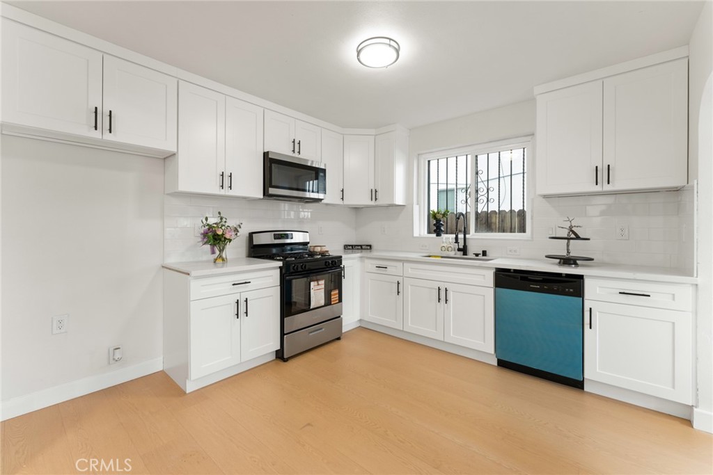 940 W 73rd