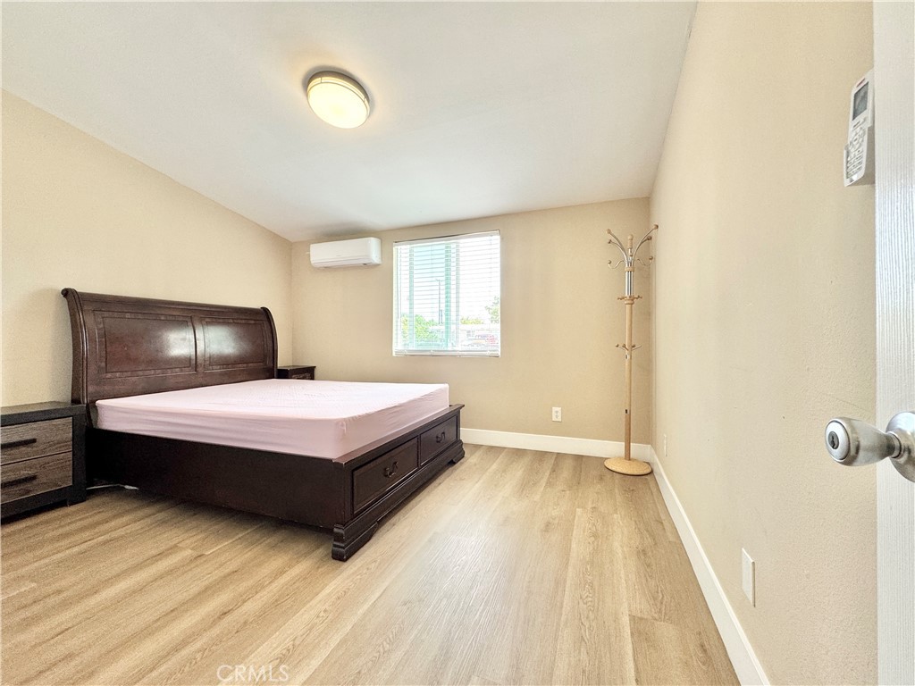 437 N Begonia