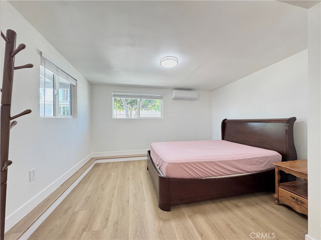 437 N Begonia
