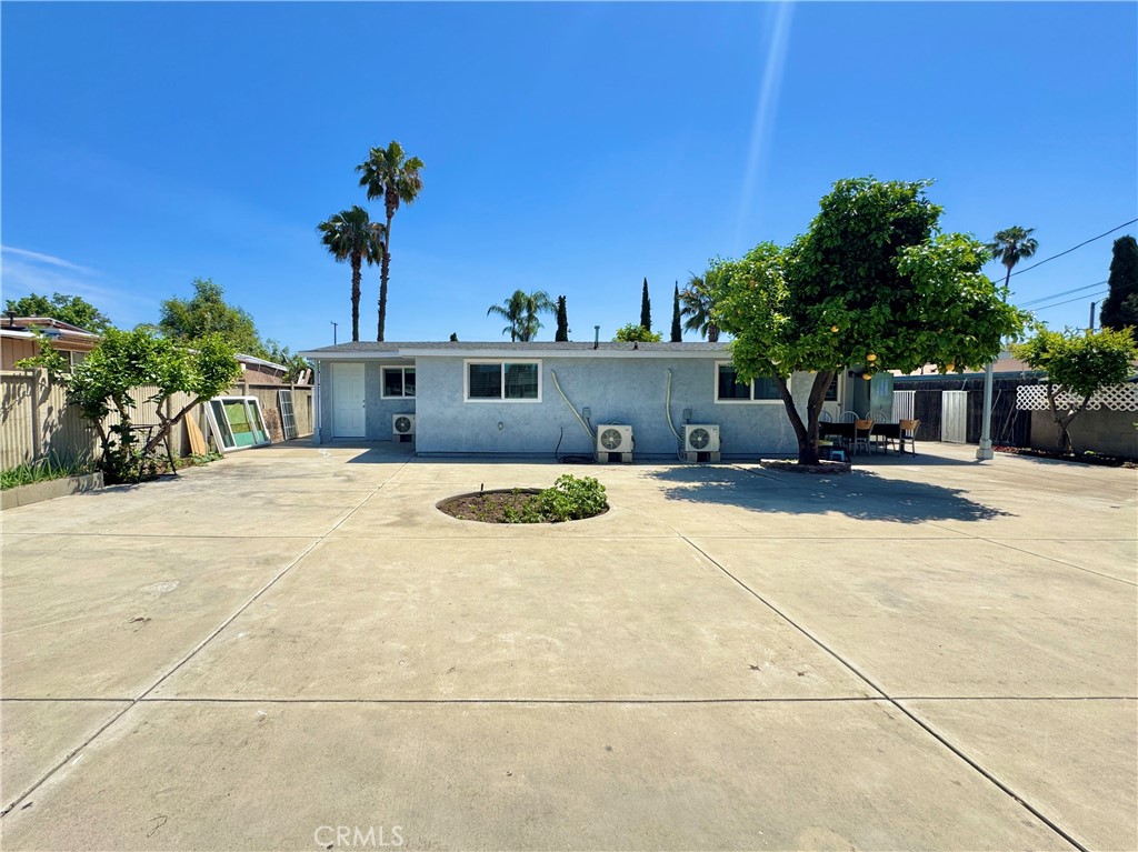 437 N Begonia