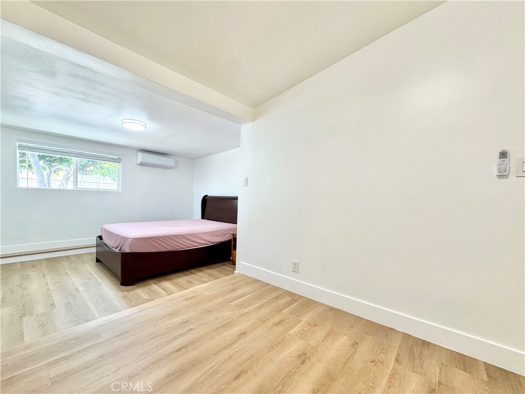 437 N Begonia