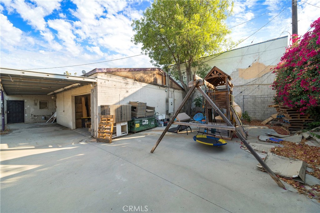 13659 Magnolia Avenue