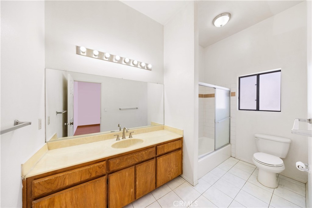 480 N Moore Avenue D