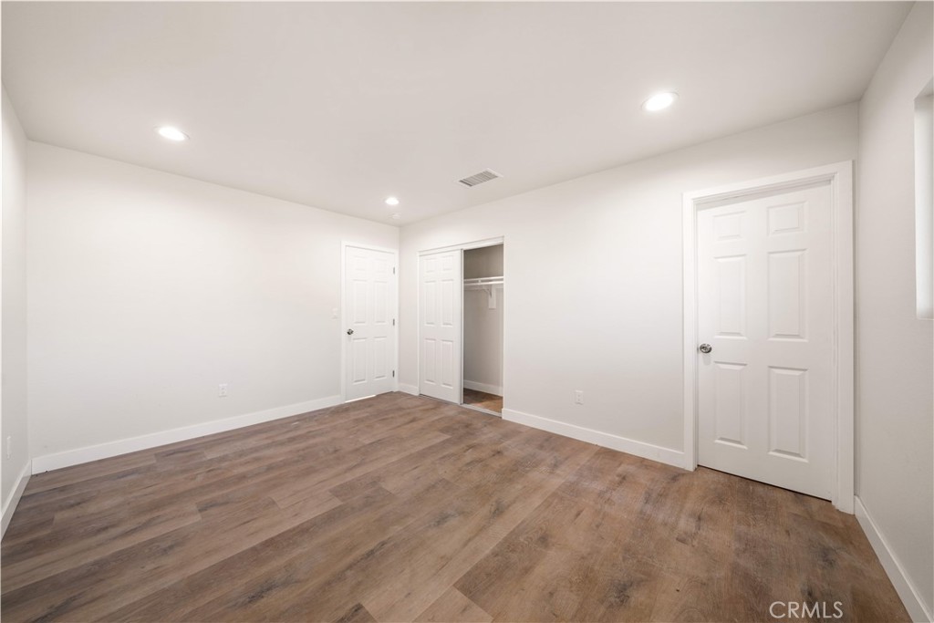 8646 Tamarind Avenue