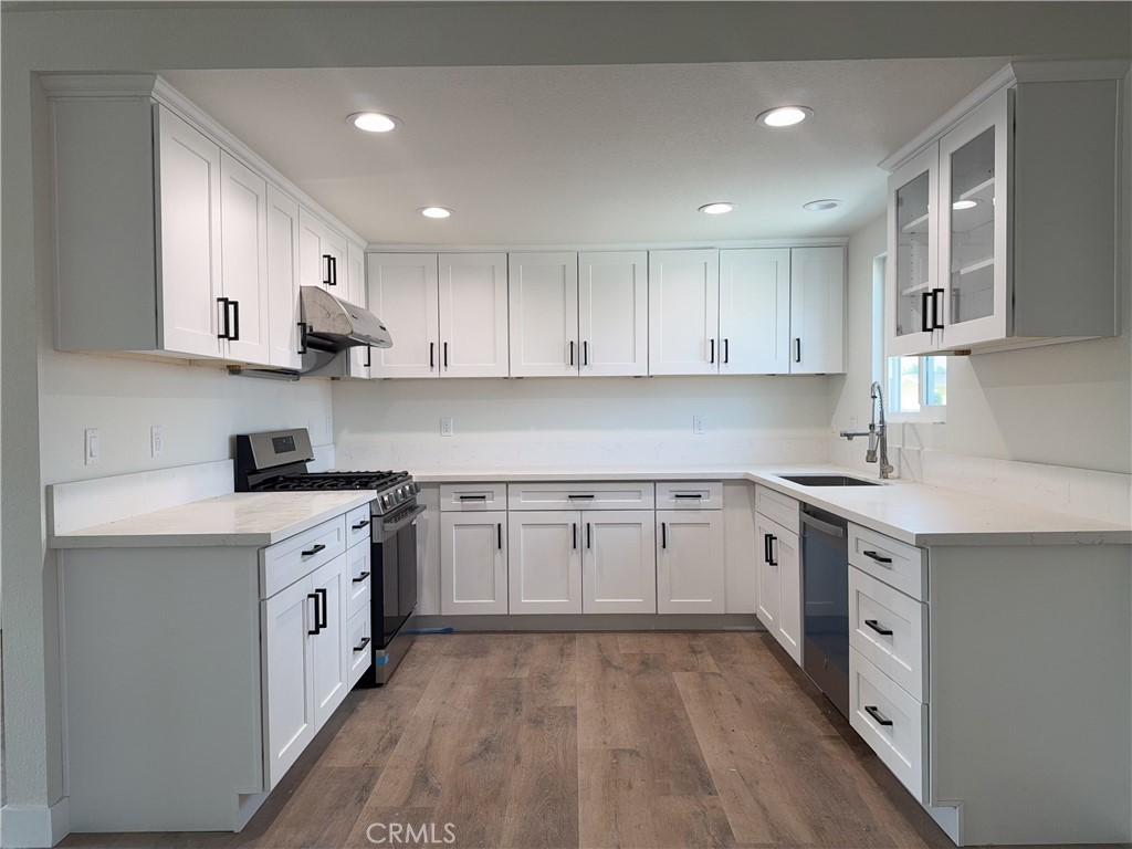 8646 Tamarind Avenue