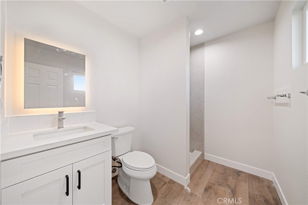 8646 Tamarind Avenue