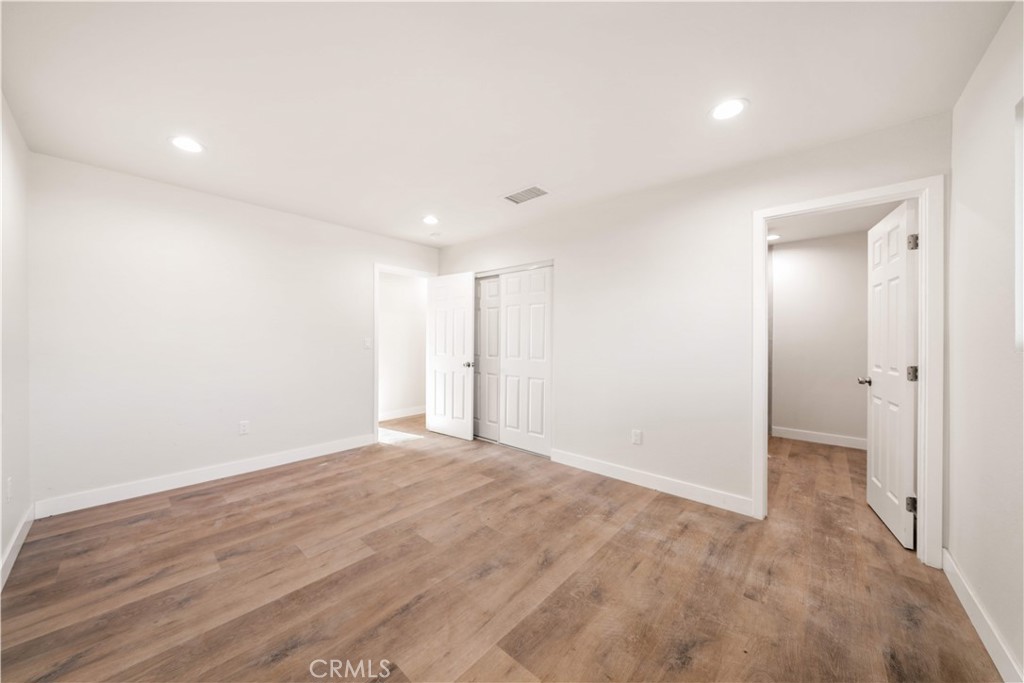 8646 Tamarind Avenue