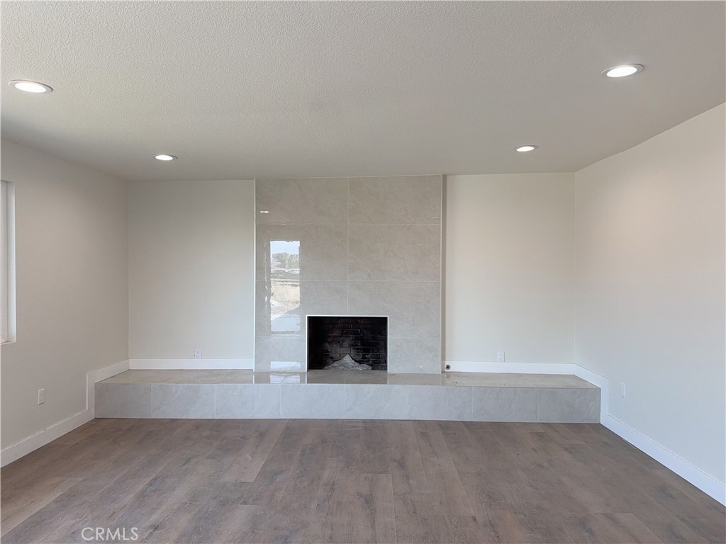 8646 Tamarind Avenue