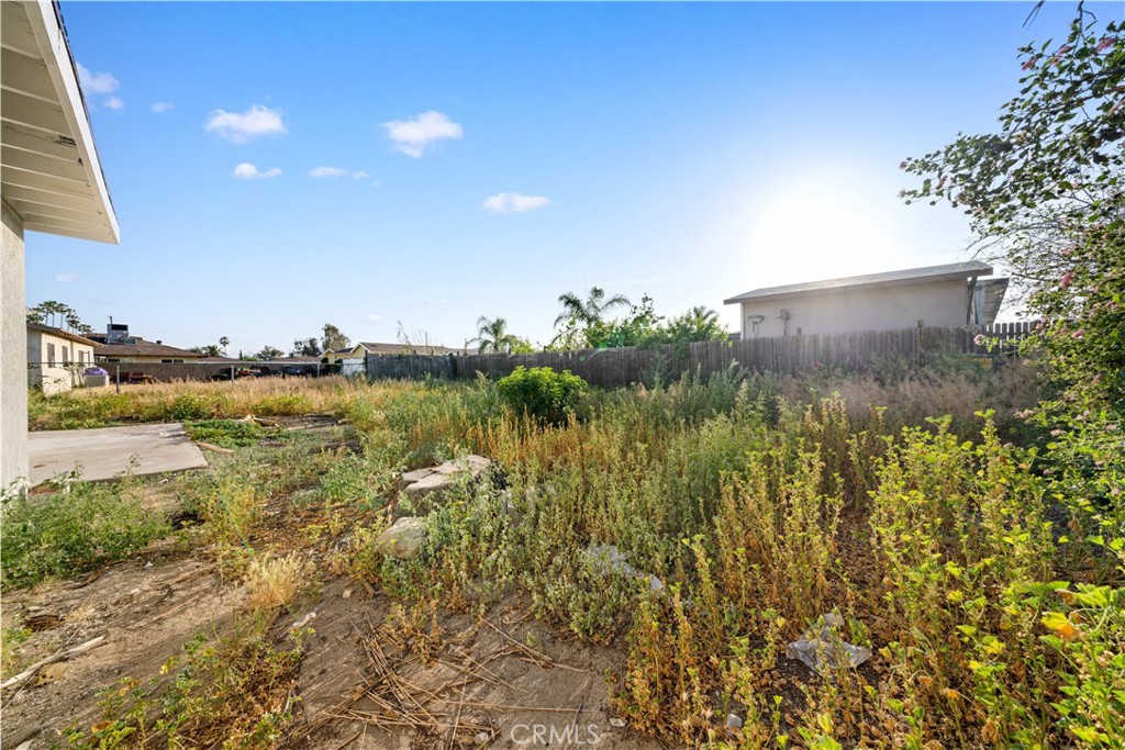 8646 Tamarind Avenue