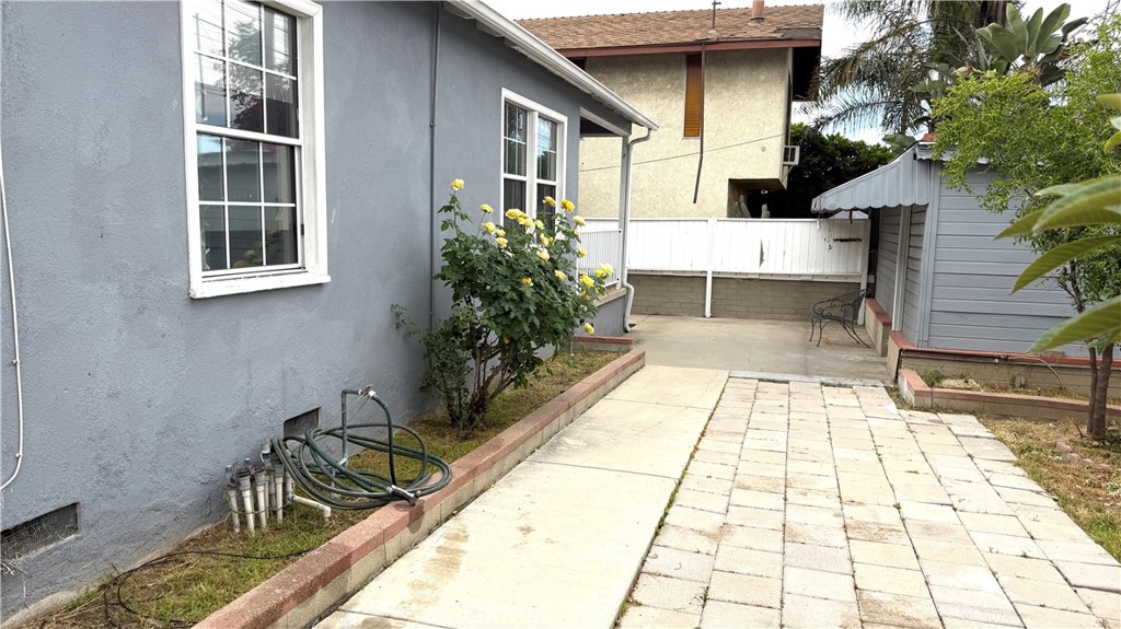 537 N Orah Avenue
