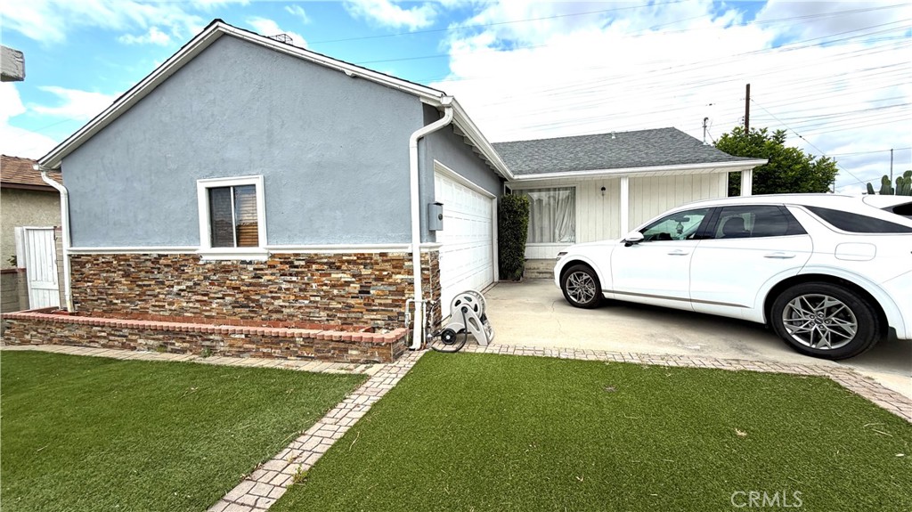 537 N Orah Avenue