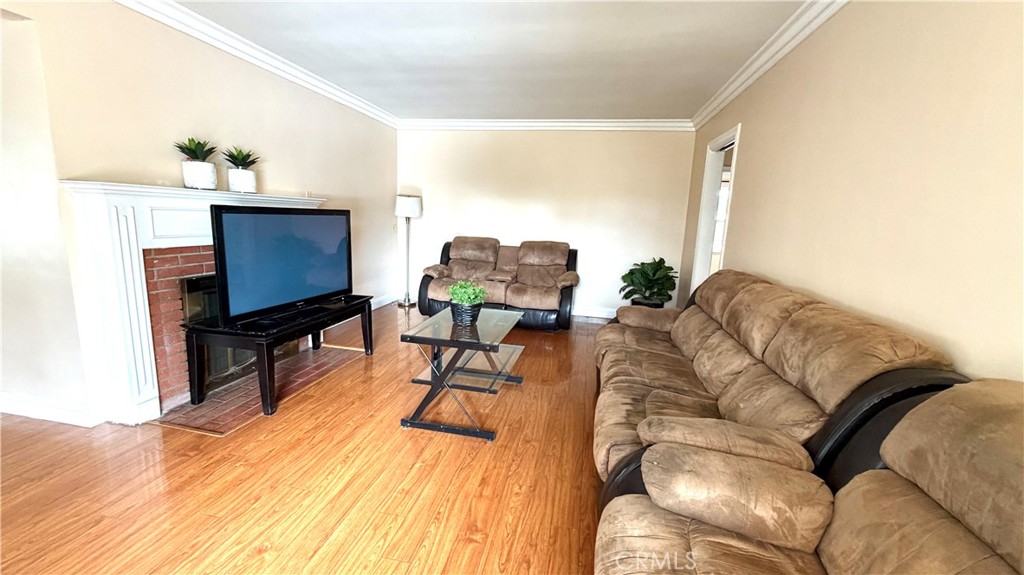 537 N Orah Avenue