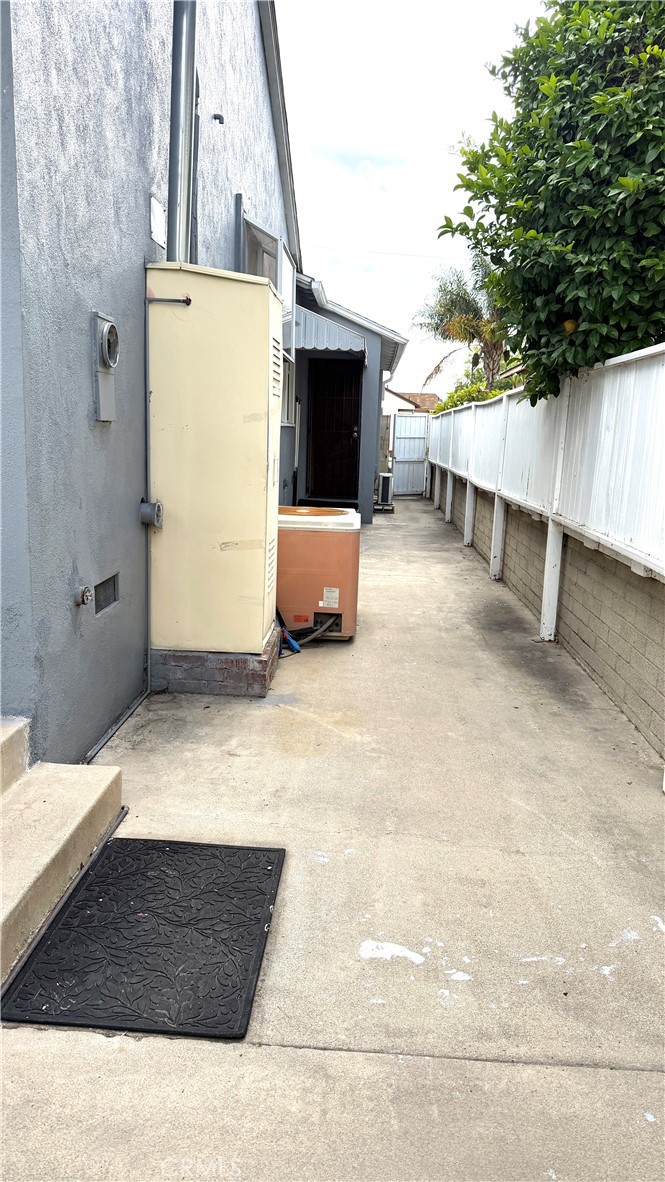 537 N Orah Avenue
