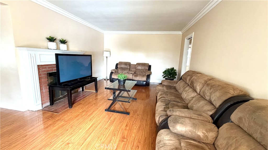 537 N Orah Avenue